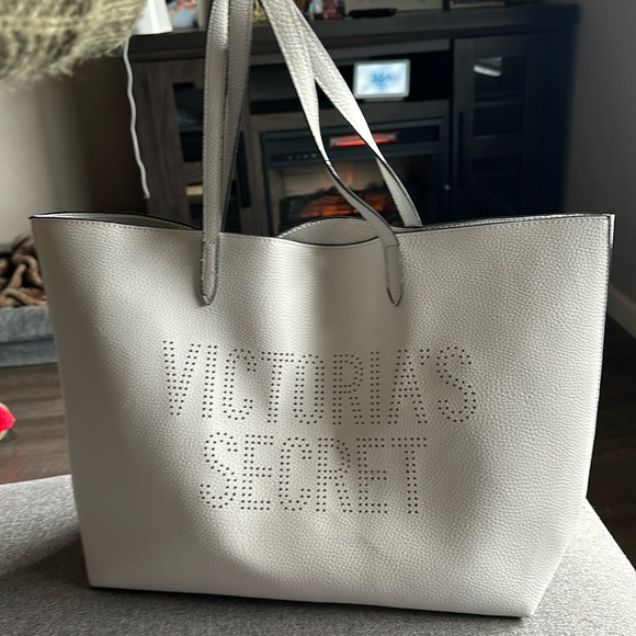 White Victoria Secret beach bag wedding purse soft and flexible approx 18” x 12” - Picture 2 of 6